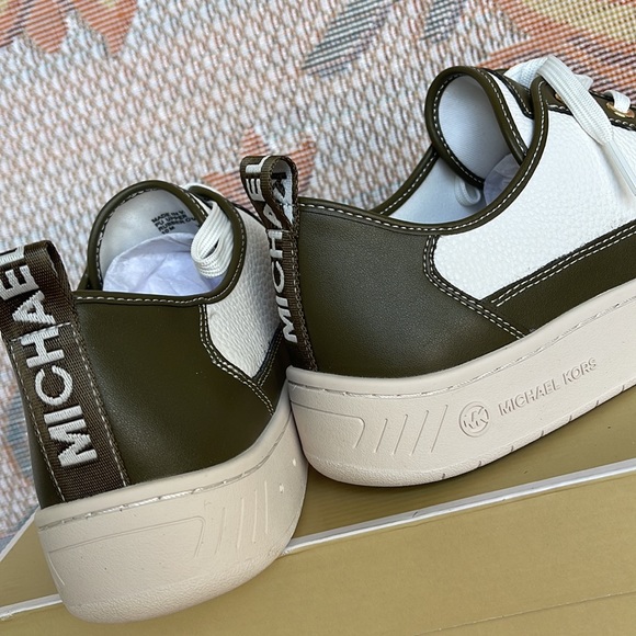 MICHAEL KORS
SHEA LACE UP
FAUX LEATHER
49F3SHFSIL
OLIVE
NEW - Picture 15 of 16